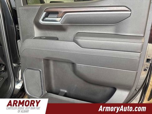 Used 2025 GMC Sierra 1500 SLT image 28