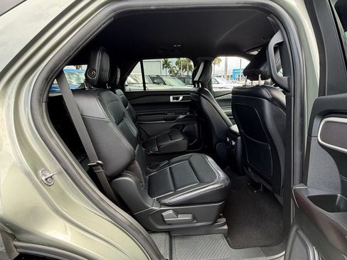 Used 2020 Ford Explorer XLT w/ Equipment Group 202A RWD image 19