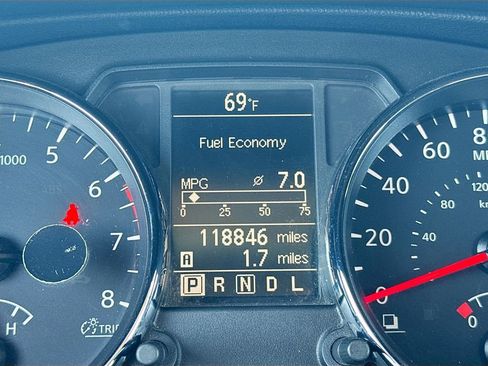 Used 2013 Nissan Rogue S image 11