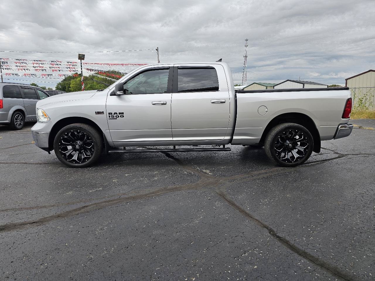 Used 2019 RAM 1500 Classic SLT w/ Luxury Group AWD/4WD image 29