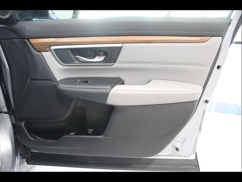 Used 2020 Honda CR-V Touring image 24