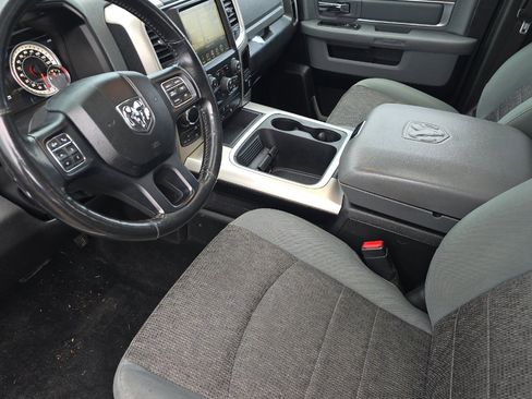 Used 2017 RAM 1500 Classic SLT w/ SLT Plus D←cor Group image 10