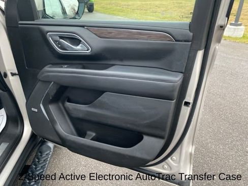 Used 2022 Chevrolet Tahoe Z71 w/ Luxury Package image 43