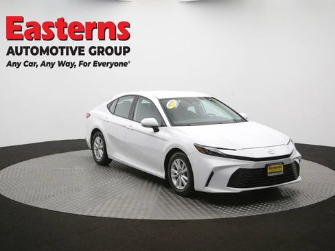 Used 2025 Toyota Camry LE FWD image 53