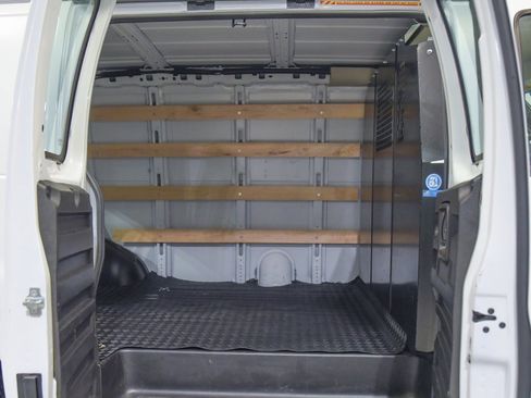 Used 2024 GMC Savana 2500 w/ Driver Convenience Package image 4