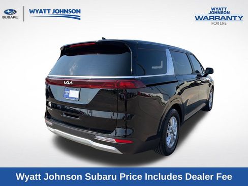 Used 2024 Kia Carnival LX FWD image 8