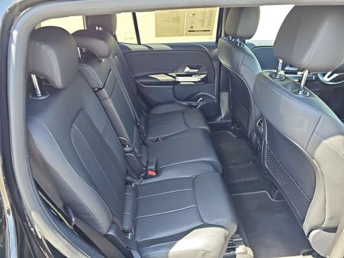 Used 2023 Mercedes-Benz GLB 250 4MATIC image 27