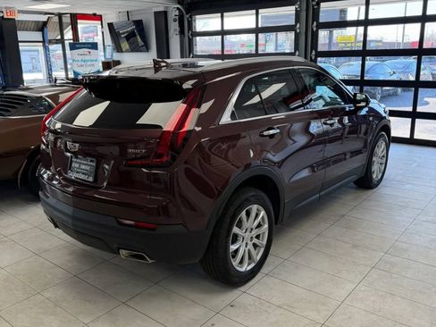 Used 2023 Cadillac XT4 Luxury w/ Cold Weather Package FWD image 4