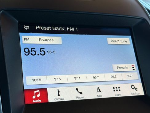Used 2019 Ford Edge SEL w/ Equipment Group 201A FWD image 19