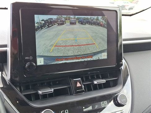 Used 2024 Toyota Corolla Cross XLE image 22