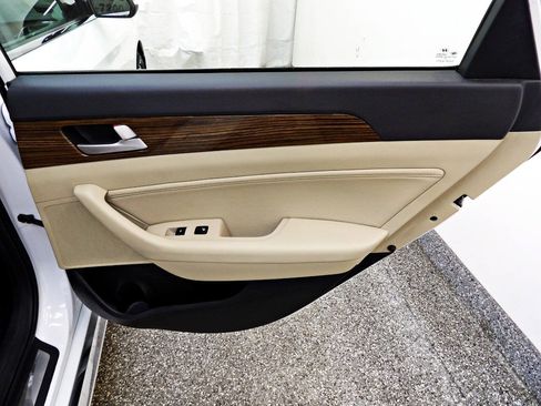 Used 2016 Hyundai Sonata Limited FWD image 12