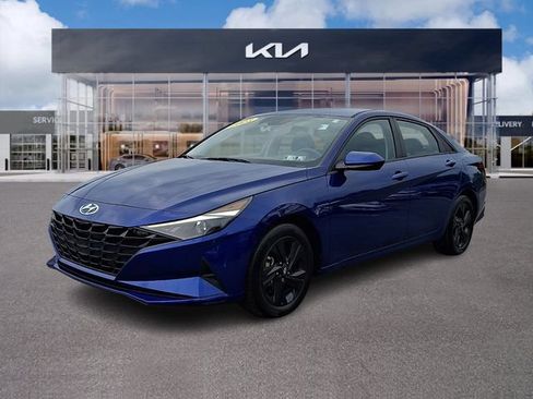 Used 2023 Hyundai Elantra SEL FWD image 3