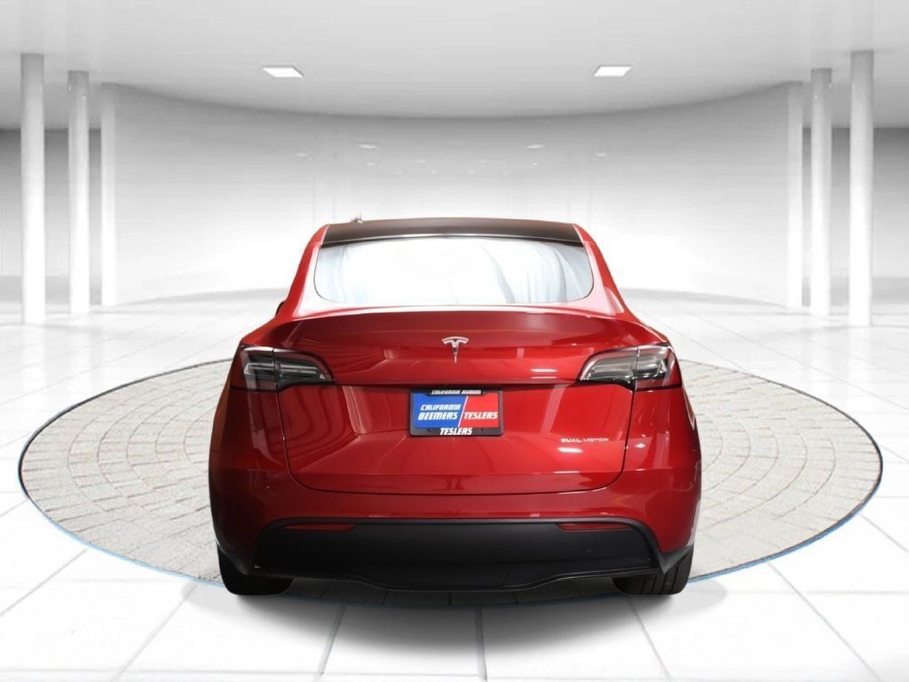 Used 2023 Tesla Model Y Long Range AWD/4WD image 1