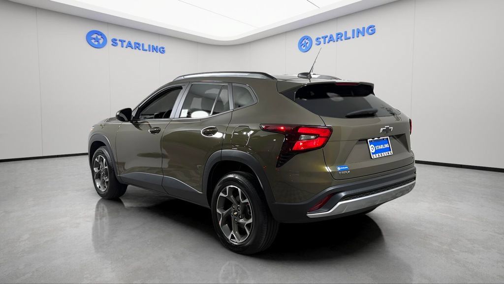 Certified 2024 Chevrolet Trax LT w/ Driver Confidence Package FWD image 13