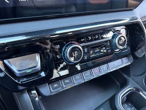 Used 2024 GMC Sierra 1500 AT4 w/ Technology Package image 36