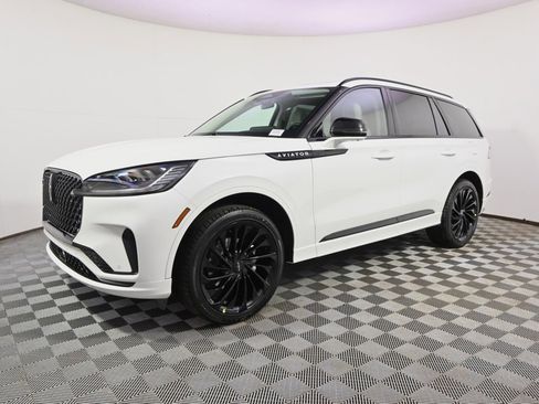 New 2026 Lincoln Aviator Reserve w/ Jet Appearance Package image 2