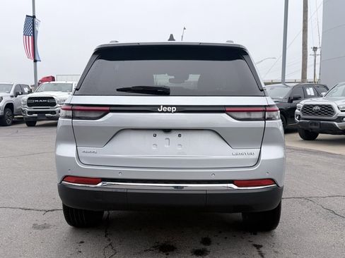 Used 2024 Jeep Grand Cherokee Limited image 6