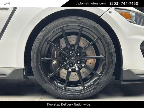 Used 2016 Ford Mustang Shelby GT350 w/ Technology Package image 38