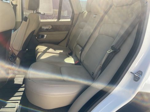 Used 2018 Land Rover Range Rover HSE image 28