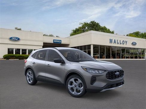 Used 2026 Ford Escape ST-Line w/ Cold Weather Package image 7