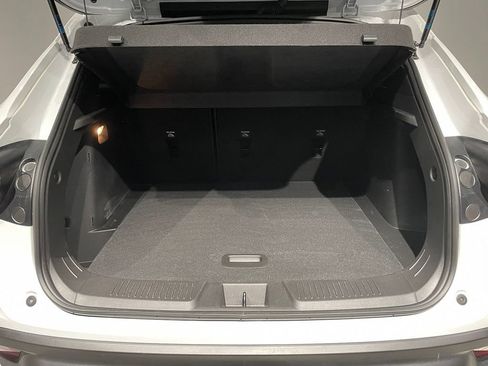 Used 2025 Chevrolet Trax RS FWD image 5
