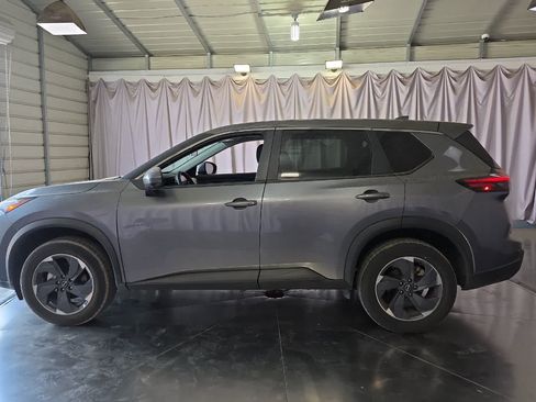 Used 2025 Nissan Rogue SV FWD image 6