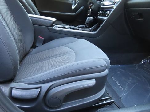 Used 2019 Hyundai Sonata SE FWD image 30