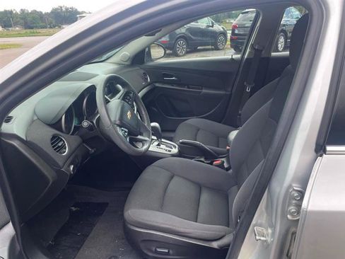 Used 2016 Chevrolet Cruze LT FWD image 8