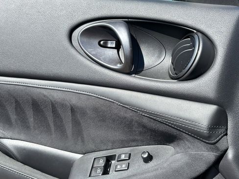 Certified 2024 Nissan Z Performance w/ Floor Mat Package image 15