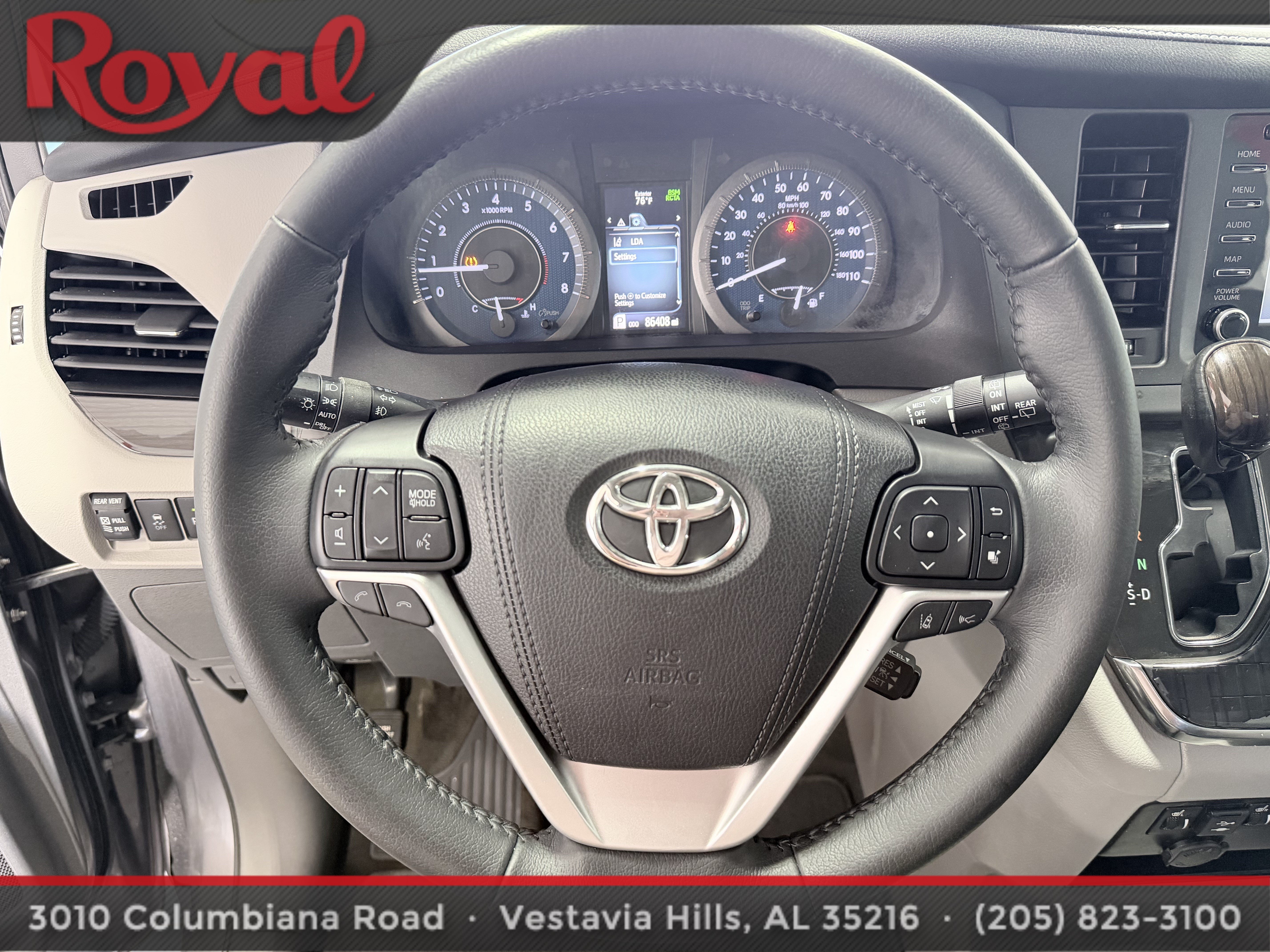 Used 2018 Toyota Sienna XLE w/ XLE Navigation Package FWD image 21