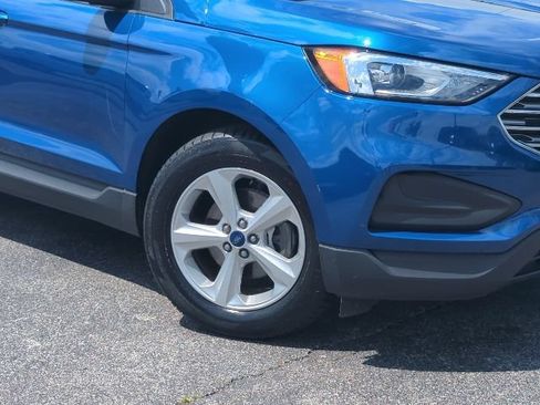 Used 2020 Ford Edge SE FWD image 2