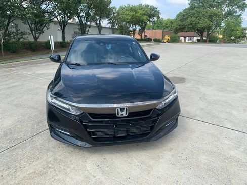 Used 2018 Honda Accord Sport image 4
