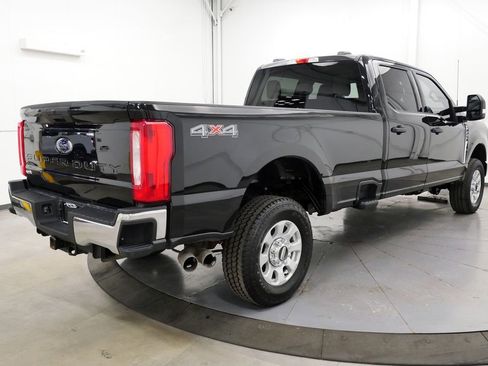 Used 2023 Ford F250 XLT AWD/4WD image 7