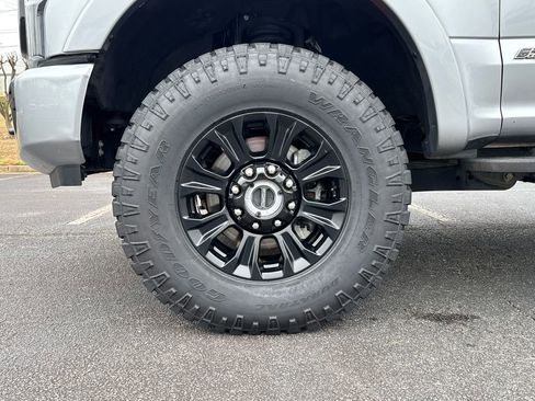 Used 2022 Ford F350 Lariat w/ Tremor Off-Road Package image 21