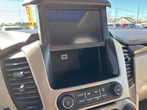 Used 2017 GMC Yukon Denali w/ Open Road Package image 28