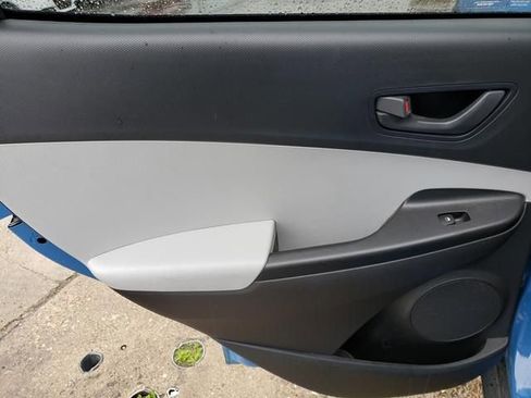 Used 2022 Hyundai Kona SEL AWD/4WD image 14
