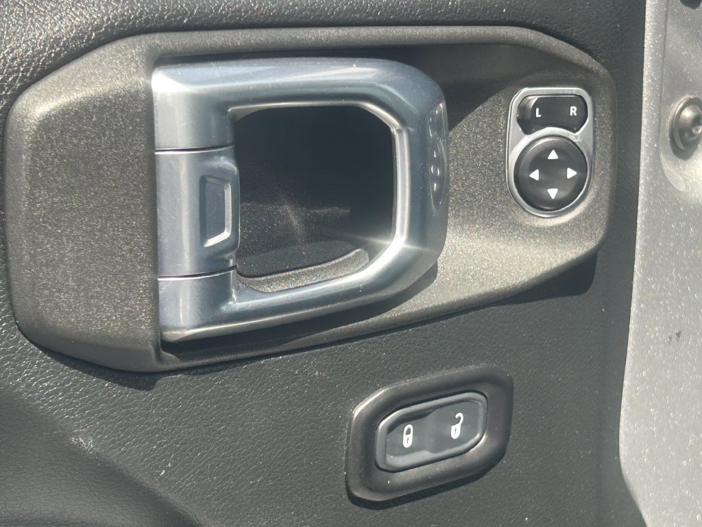 Used 2020 Jeep Wrangler Unlimited Rubicon AWD/4WD image 27