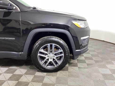 Used 2018 Jeep Compass Latitude w/ Popular Equipment Group image 7
