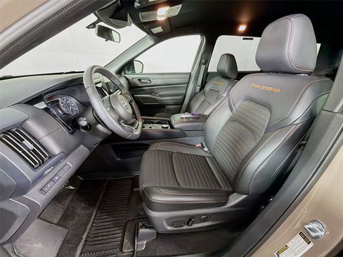 Used 2024 Nissan Pathfinder Rock Creek image 11