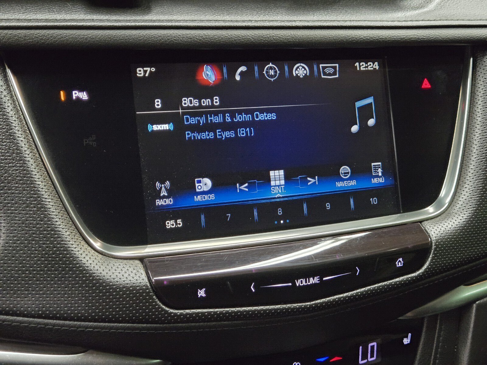 Used 2017 Cadillac XT5 Luxury w/ Driver Awareness Package AWD/4WD image 19