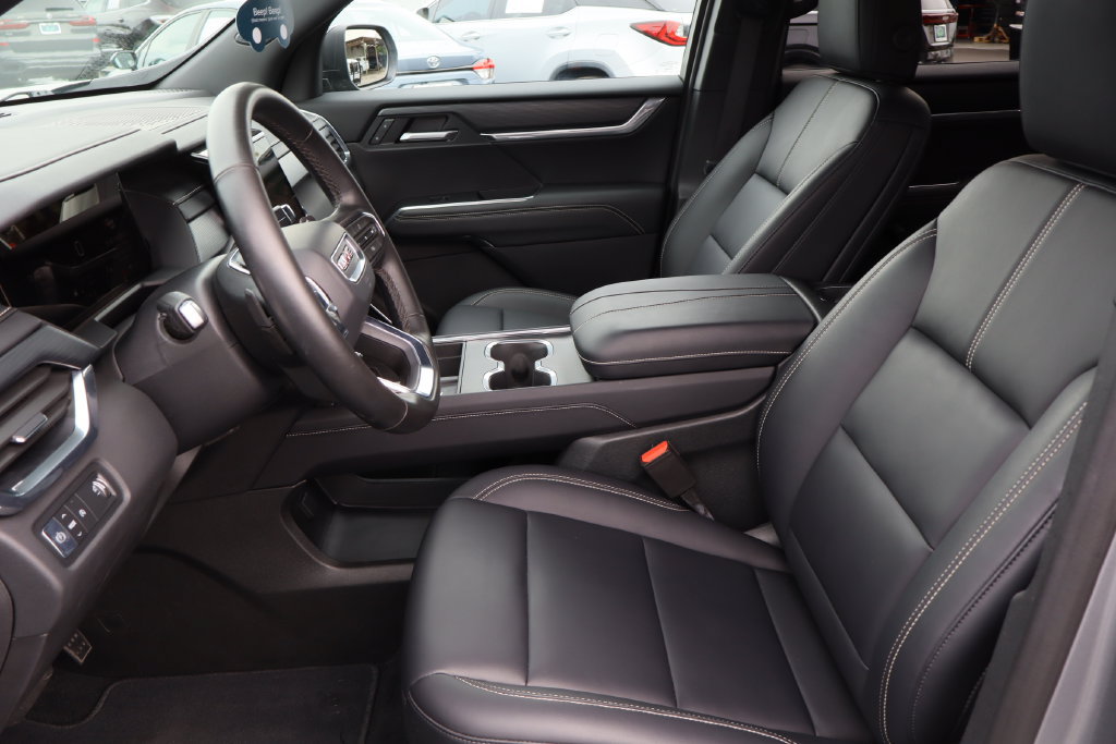 Certified 2026 GMC Acadia Elevation w/ Elevation Premium Package FWD image 23