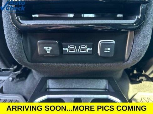 Certified 2024 Jeep Wagoneer Series II AWD/4WD image 39
