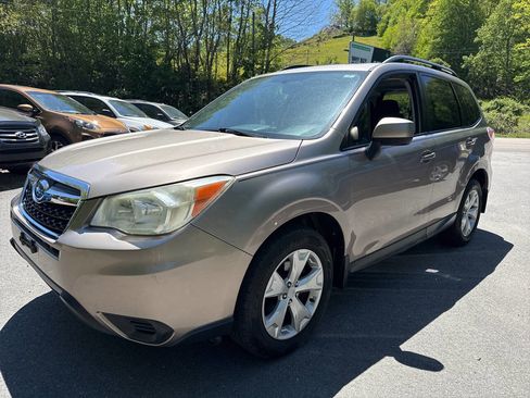 Used 2015 Subaru Forester 2.5i Premium w/ All-Weather Package AWD/4WD image 2