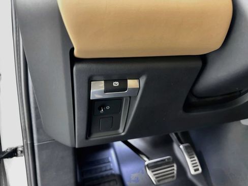 New 2026 Land Rover Defender 110 X AWD/4WD image 10