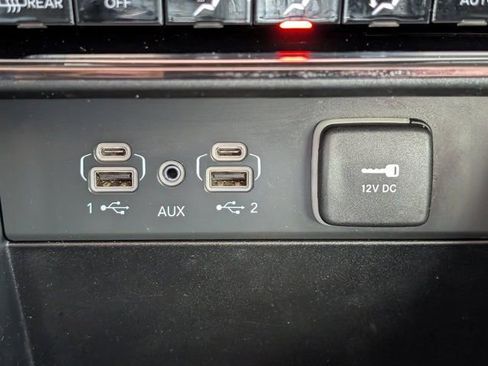 Used 2023 Jeep Grand Cherokee L Laredo RWD image 19