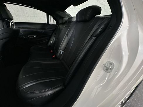 Used 2017 Mercedes-Benz S 550 Sedan image 23