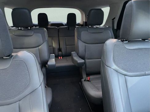 New 2025 Ford Explorer Active w/ Active Comfort Package image 16