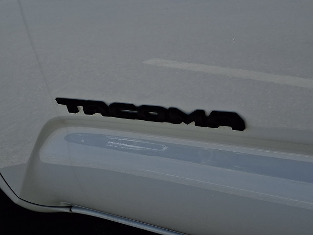 Certified 2022 Toyota Tacoma TRD Off-Road w/ Technology Package AWD/4WD image 29