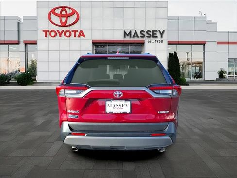 Used 2019 Toyota RAV4 Limited image 4