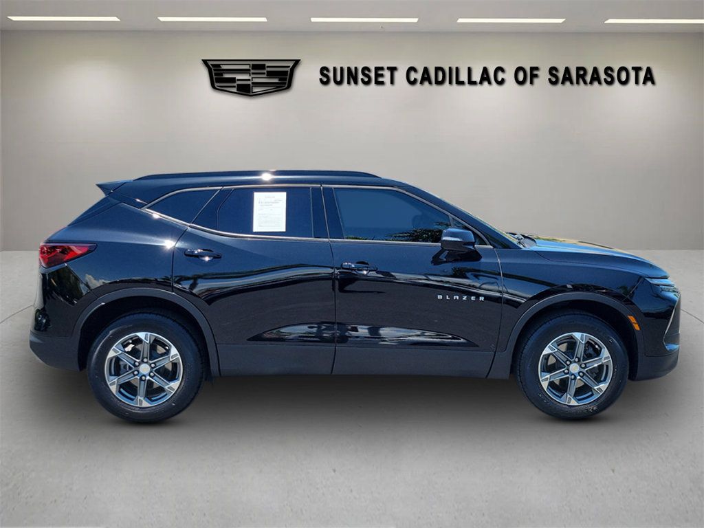 Used 2024 Chevrolet Blazer LT FWD image 3